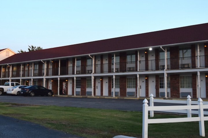 Claremore Motor Inn
