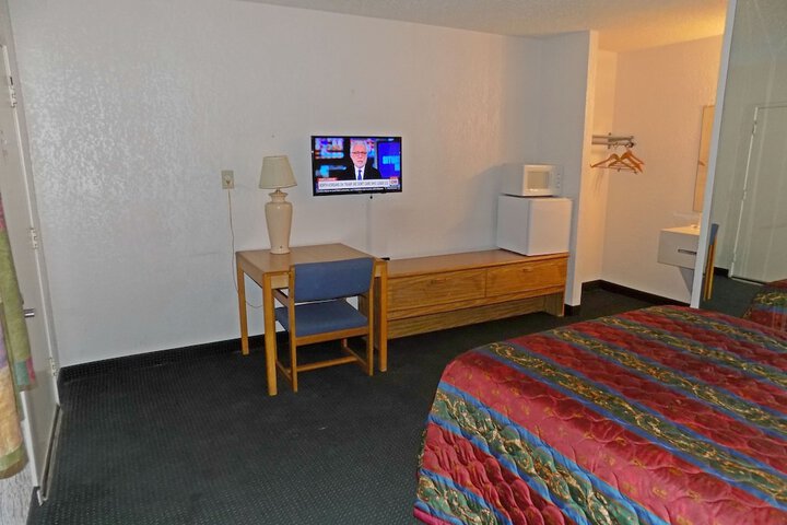 Room 14 of 26