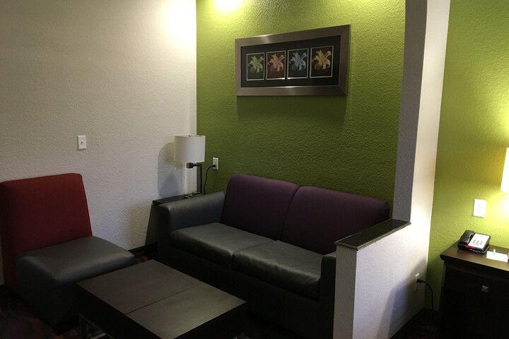 Room 13 of 28