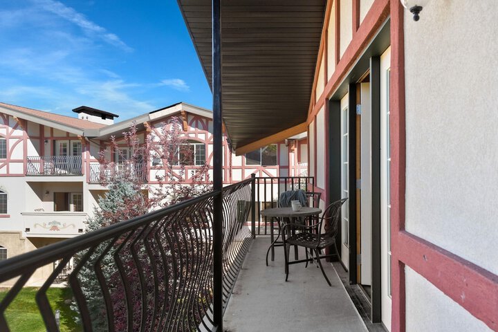 Villas at Zermatt Resort - Condos