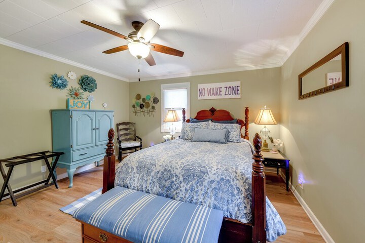 Family-friendly Twin Lakes Home Near Lake Mary!