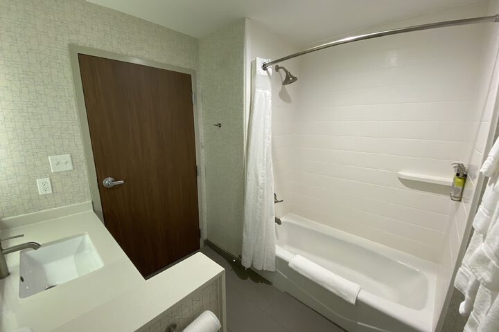 Room 33 of 62