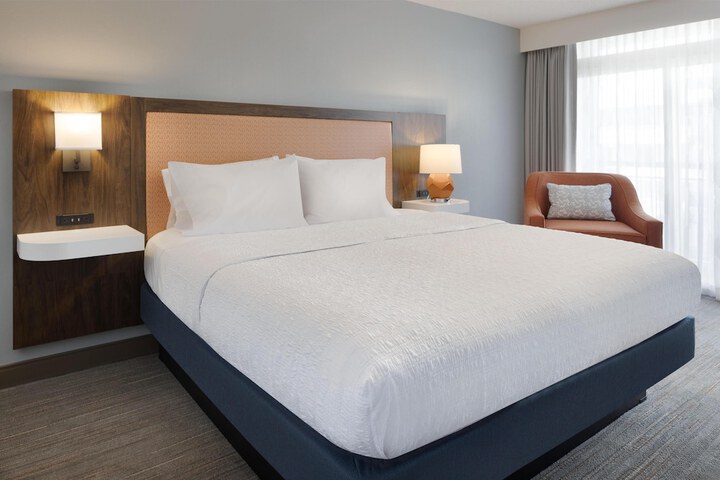 Hampton Inn & Suites Myrtle Beach / Oceanfront