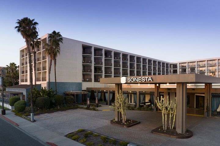 Hotel 2 of 95