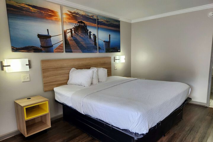 Room 12 of 30