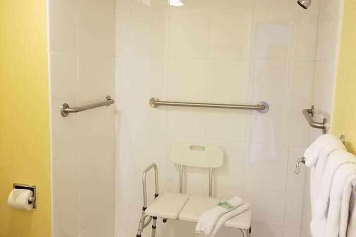 Shining Light Inn & Suites