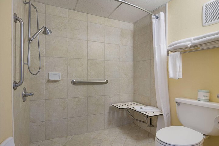 Quality Inn Calhoun North I-75