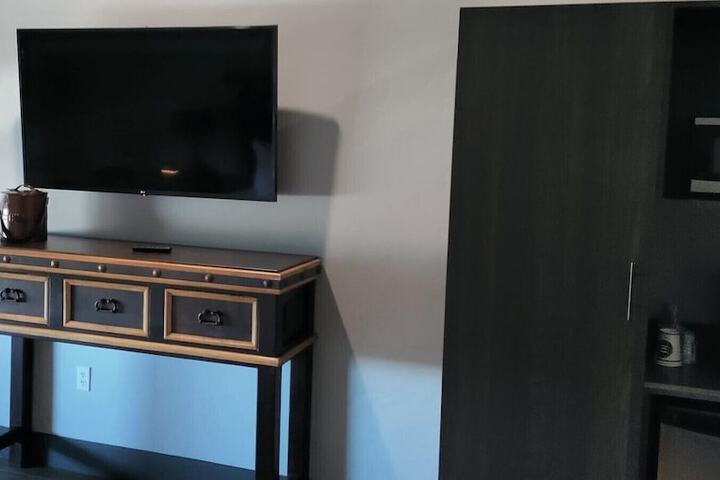 Room 15 of 25