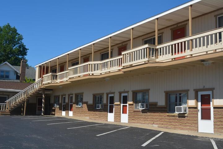 Hotel 7 of 23