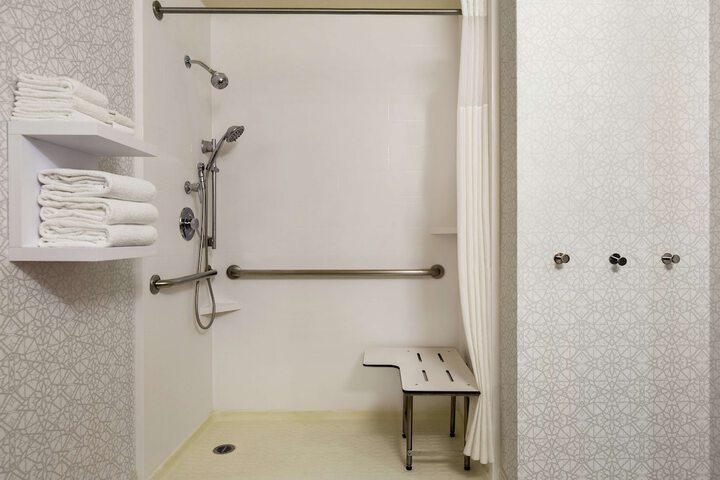 Room 21 of 34