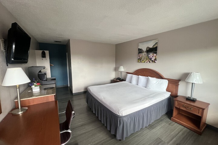 Room 17 of 23