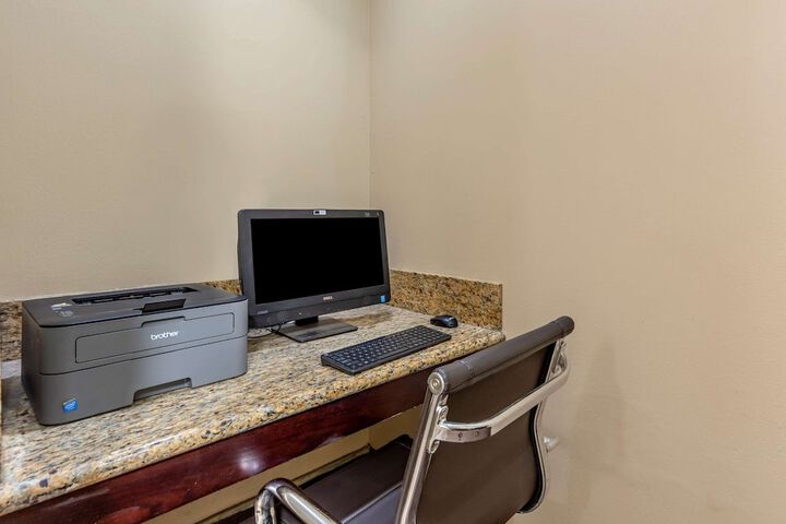 Business Center 32 of 32