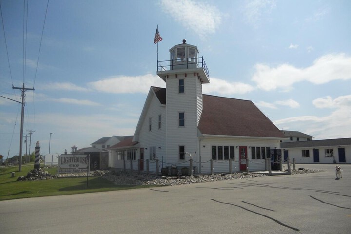 Coho Motel and Suites