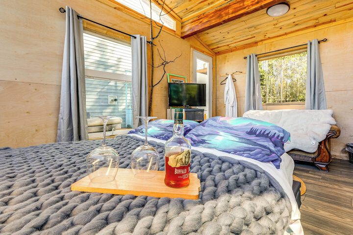 Delta Junction Retreat w / Northern Lights Cabin!