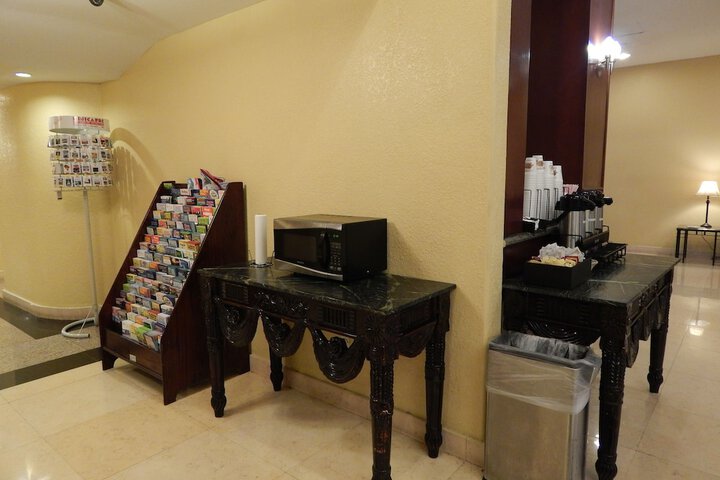 Hotel Interior 9 of 27
