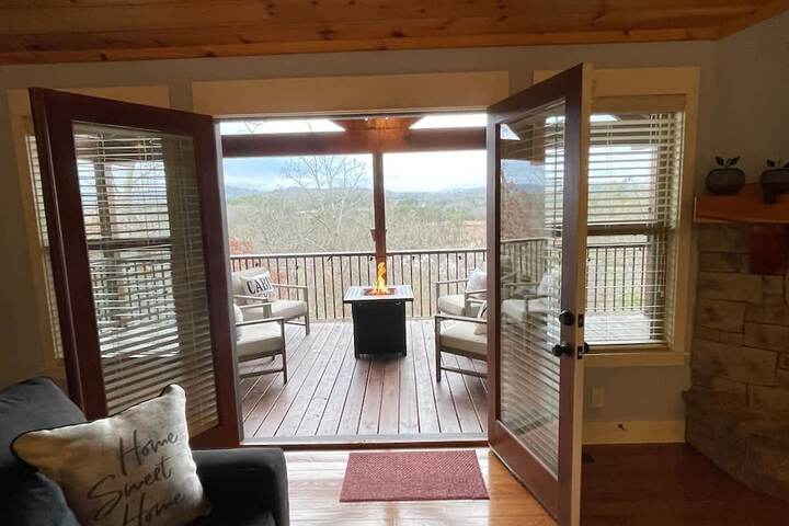 Gorgeous Blue Ridge Views Spacious Retreat With spa