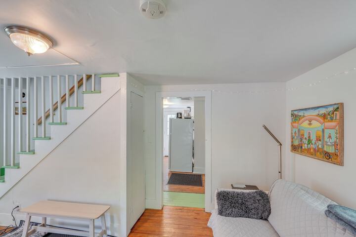 Updated / pet-friendly Cabin by Hikes and Woodstock!