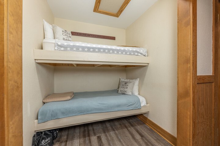 Room 27 of 88