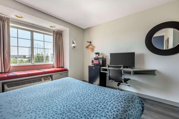 Room 21 of 34