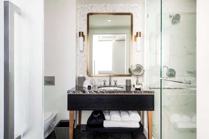 LondonHouse Chicago Curio Collection by Hilton