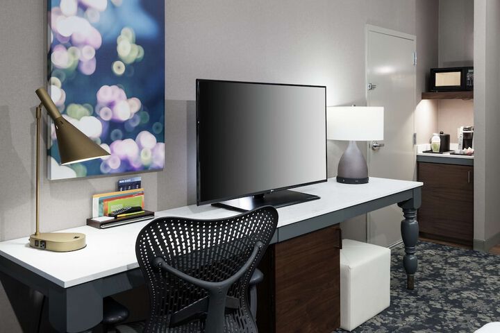 Room 11 of 23