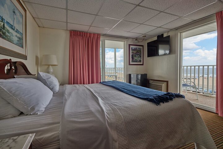 Room 17 of 34