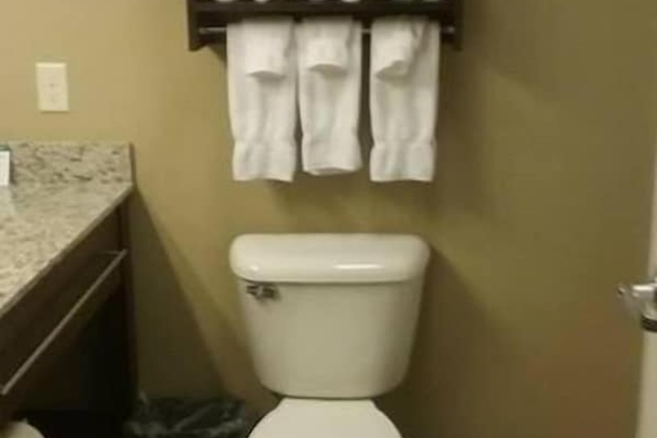 Room 10 of 18