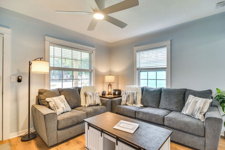 Pinellas Park Home: Swim Golf, Grill & More!