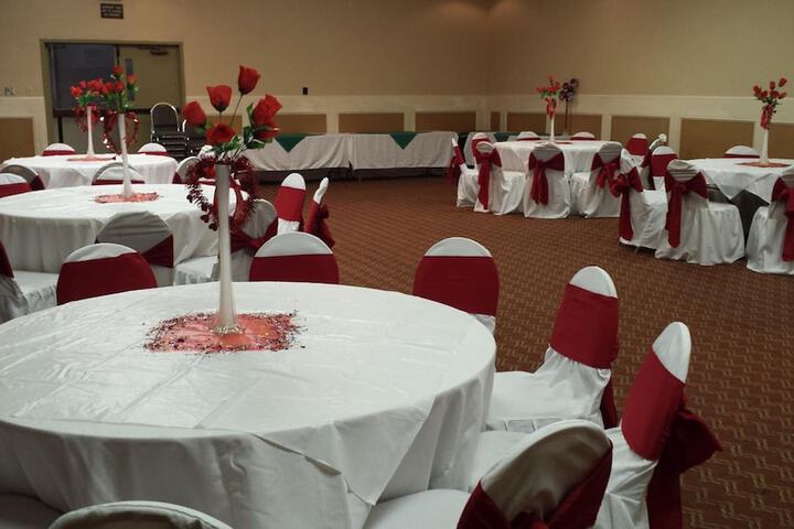 Ballroom/Hall 32 of 32