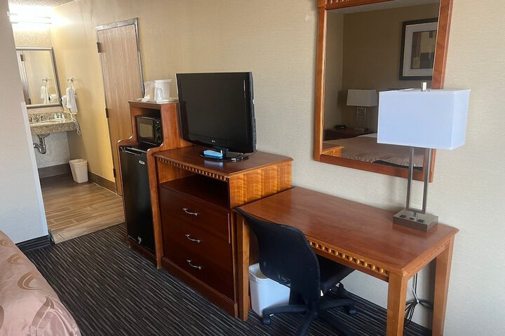 Room 13 of 30