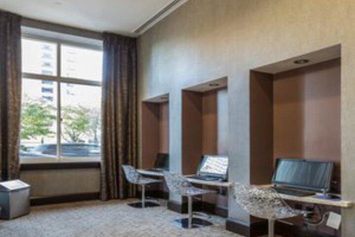 Business Center 404 of 406