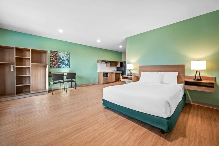 Echo Suites Extended Stay by Wyndham Naples