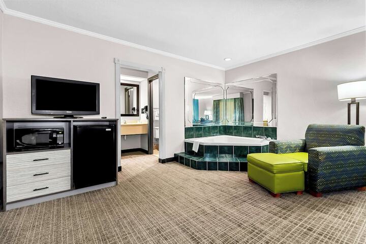 Room 22 of 42
