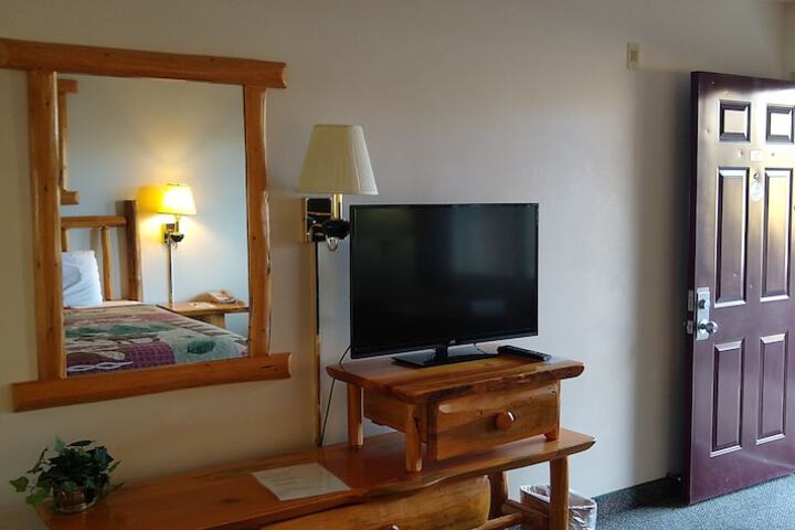 The Ponderosa Motel