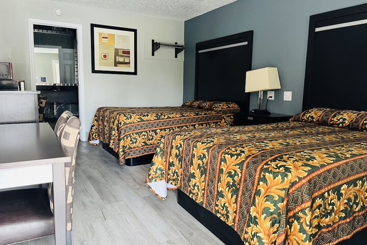 Town House Motel