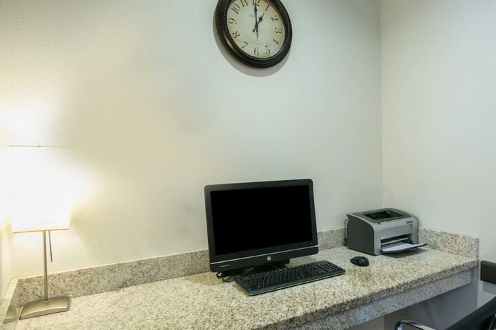 Business Center 26 of 26