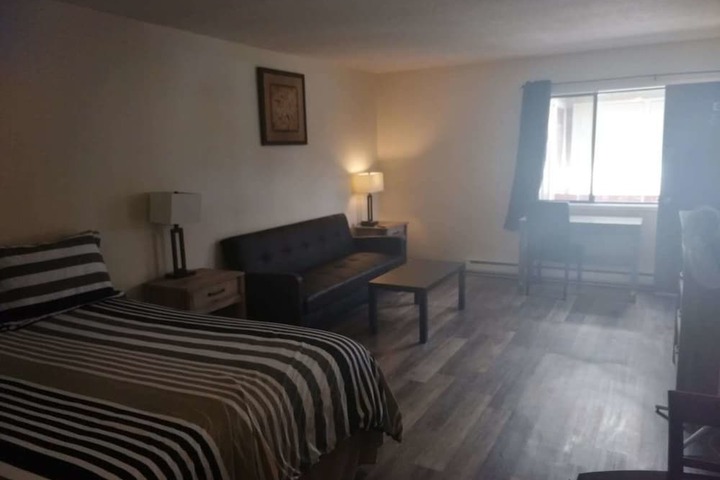 Room 16 of 32