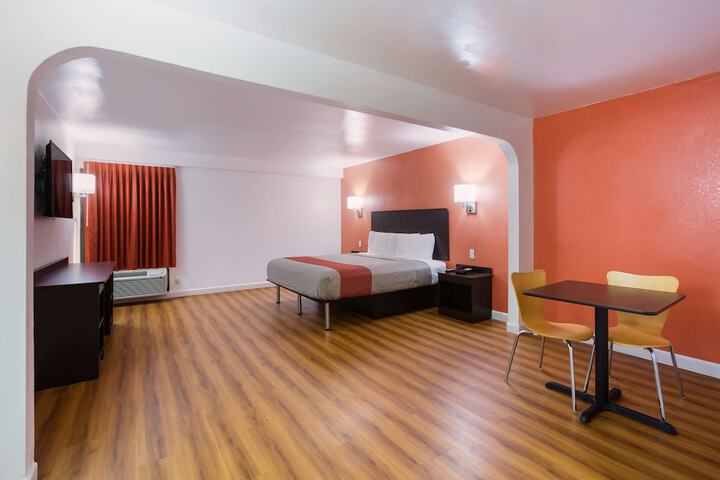 Room 31 of 41