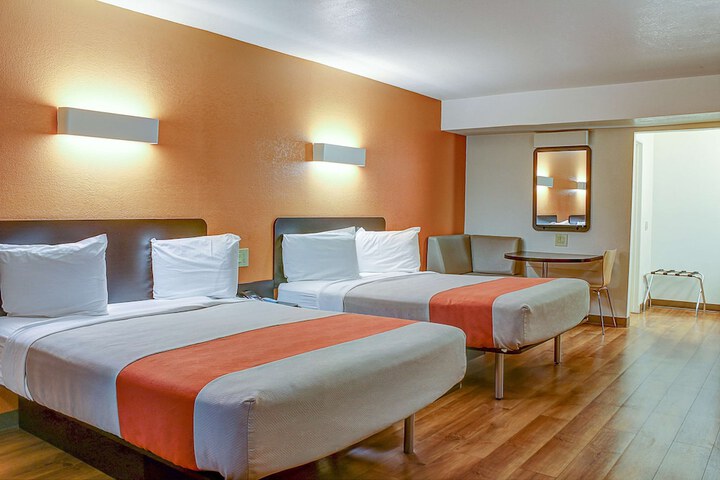 Room 16 of 33