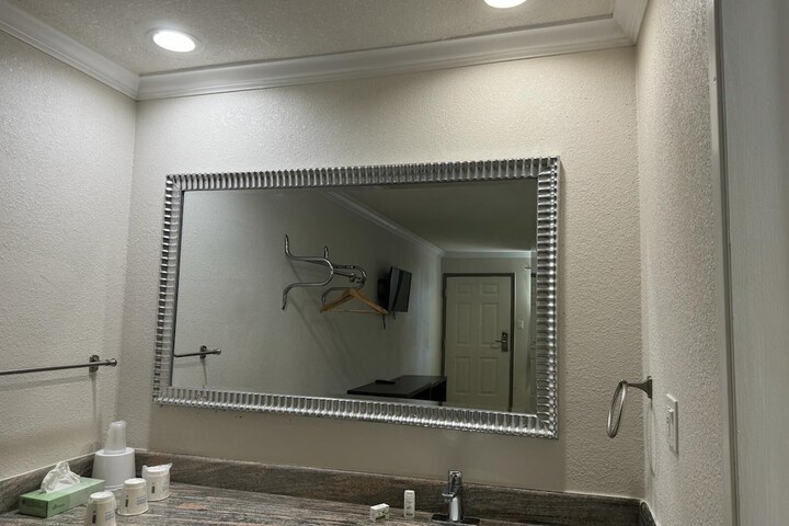 Room 17 of 20