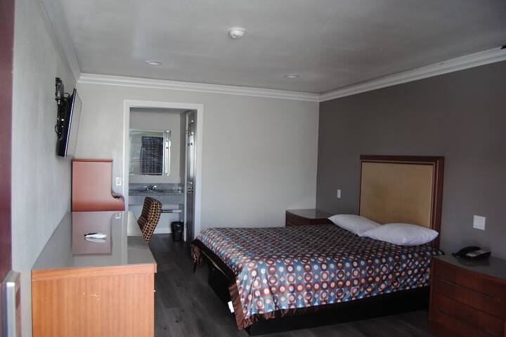Room 48 of 69