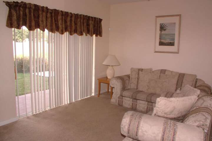 Room 6 of 12