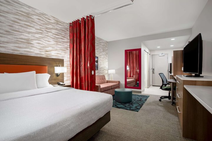 Room 12 of 38