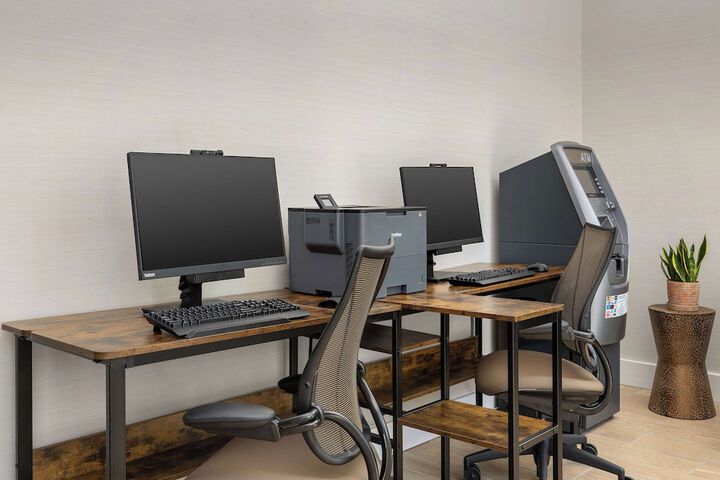 Business Center 35 of 35