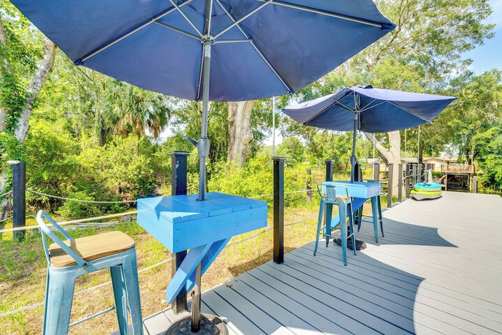Spacious Tavares Home w / Private Outdoor Oasis!