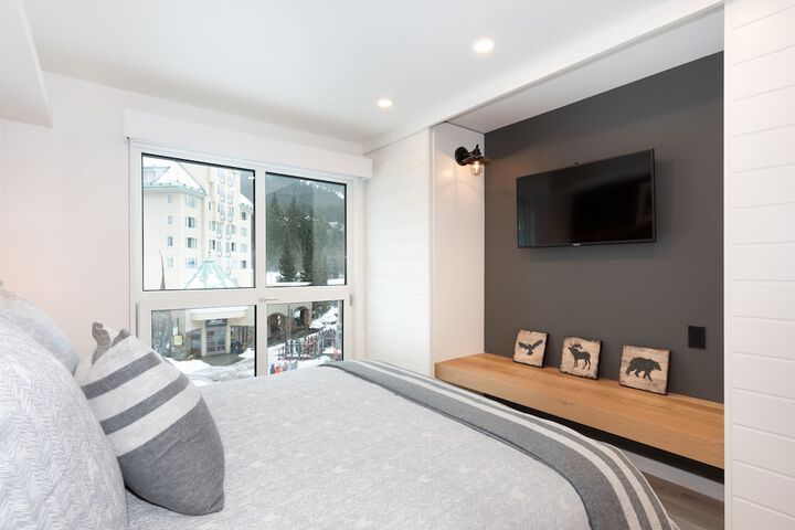 Room 120 of 330