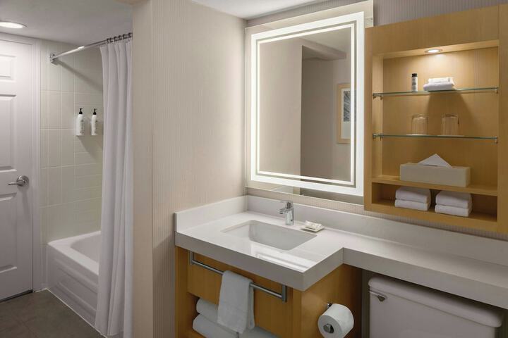 Delta Hotels by Marriott Whistler Village Suites