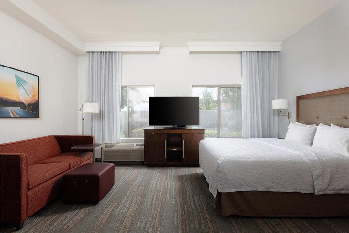 Hampton Inn & Suites Palmdale