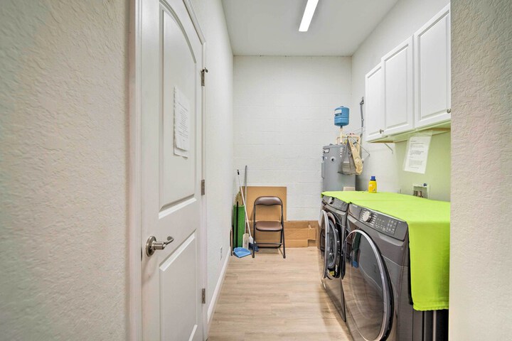Sleek Tavares Condo 3 Miles to Downtown