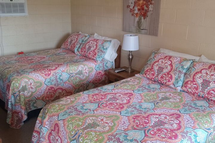 Room 12 of 25